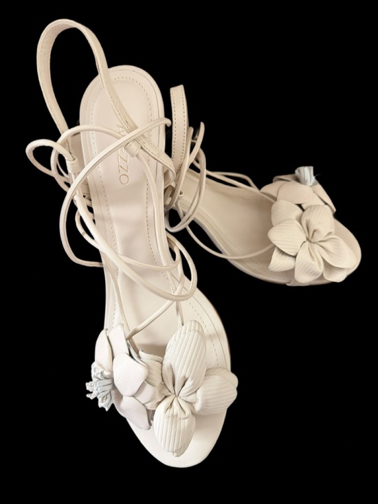 Arezzo Shoes - AREZZO | White Leather Flower Wrap-Around Sandals